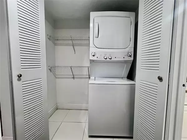 Lauderhill, FL 33313,2580 NW 56th Ave #700-521