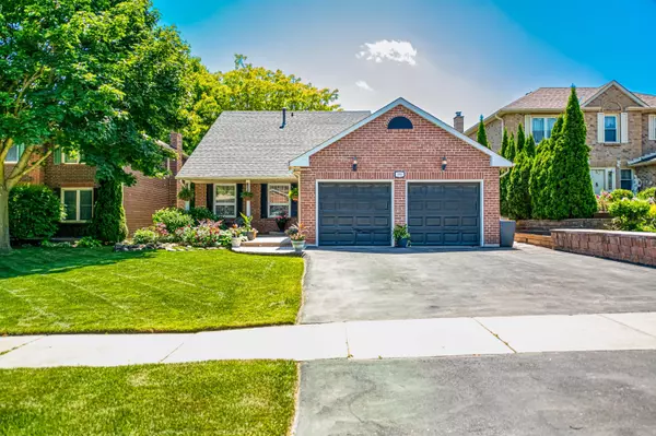 303 John Bowser CRES, Newmarket, ON L3Y 7N9
