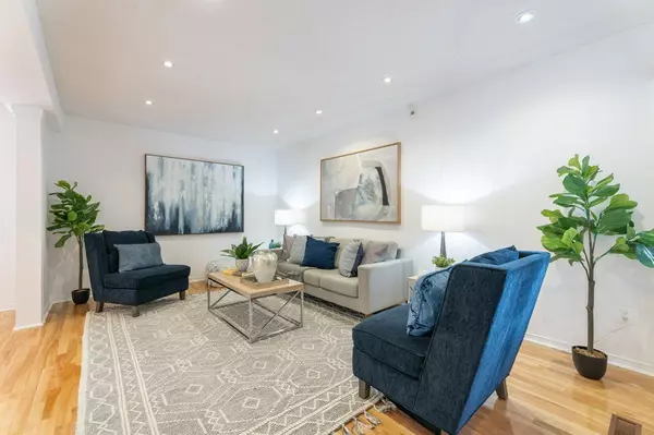 Vaughan, ON L4J 6Y3,241 Rosedale Heights DR
