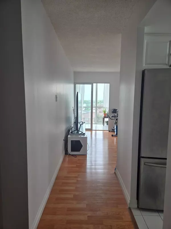 Mississauga, ON L5B 3W4,350 Webb DR #702