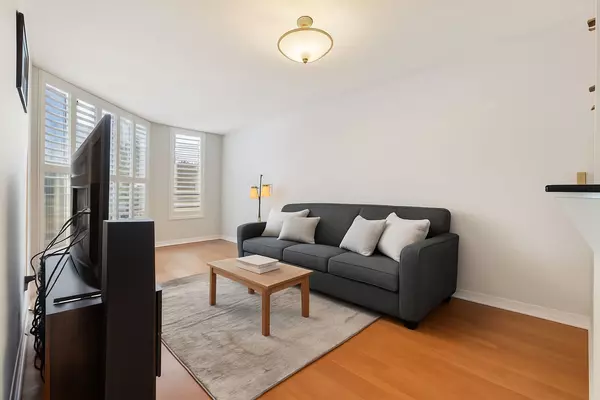 Mississauga, ON L5E 3K9,1140 Parkwest PL W #103