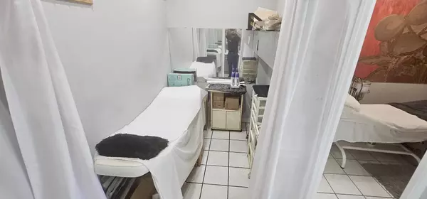 Mississauga, ON L5C 1K7,833 Westlock RD #5