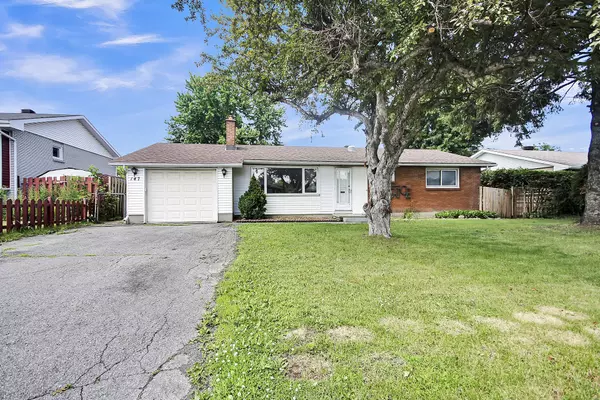 147 David DR, Meadowlands - Crestview And Area, ON K2G 2N6