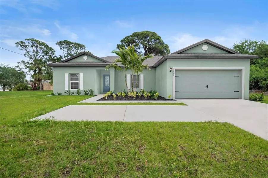 1027 SE Floresta Dr, Port St Lucie, FL 34983