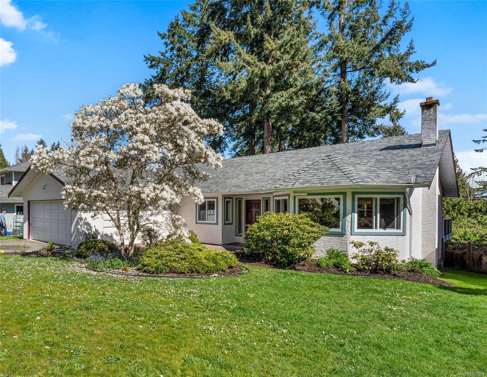775 Menawood Pl, Saanich, BC V8Y 2Z7