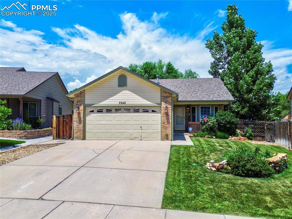 7242 Coral Ridge DR, Colorado Springs, CO 80925