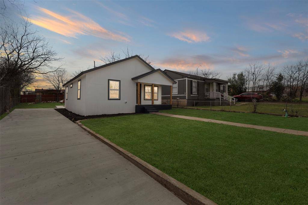 Fort Worth, TX 76107,5629 Curzon Avenue