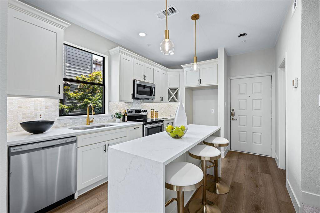 Dallas, TX 75219,3817 Gilbert Avenue #103