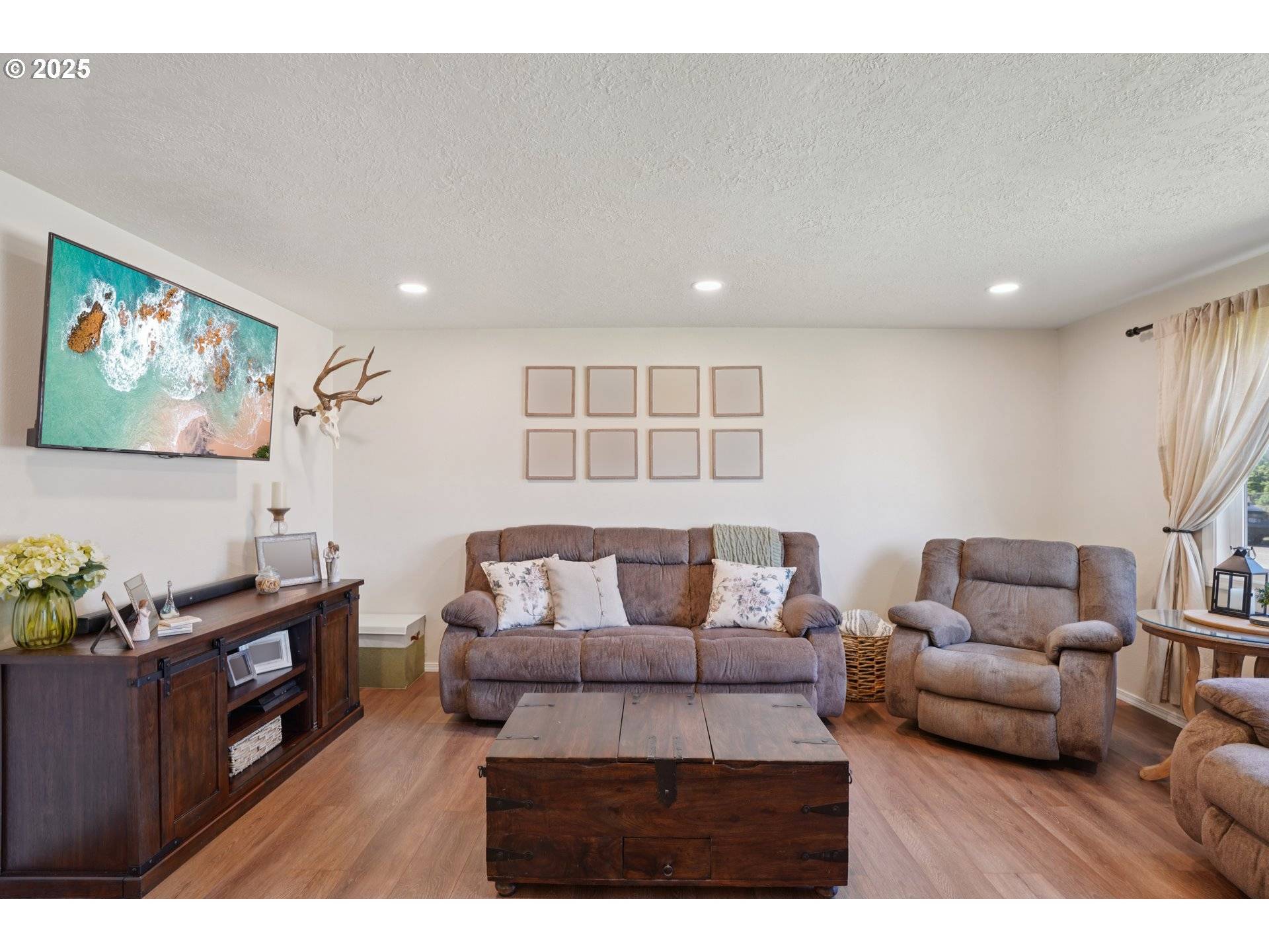 Molalla, OR 97038,415 CAROL CT