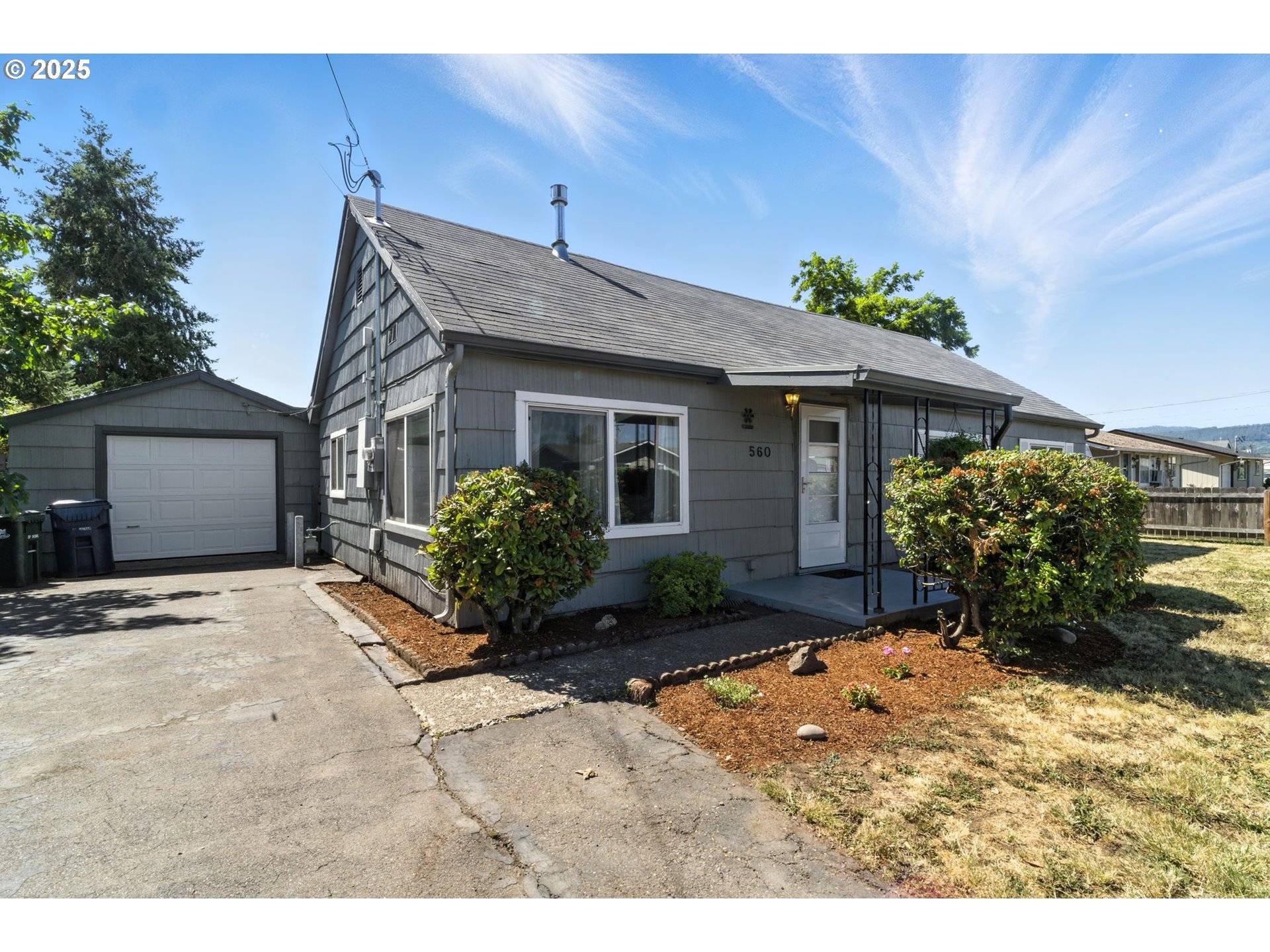Springfield, OR 97478,560 39TH ST