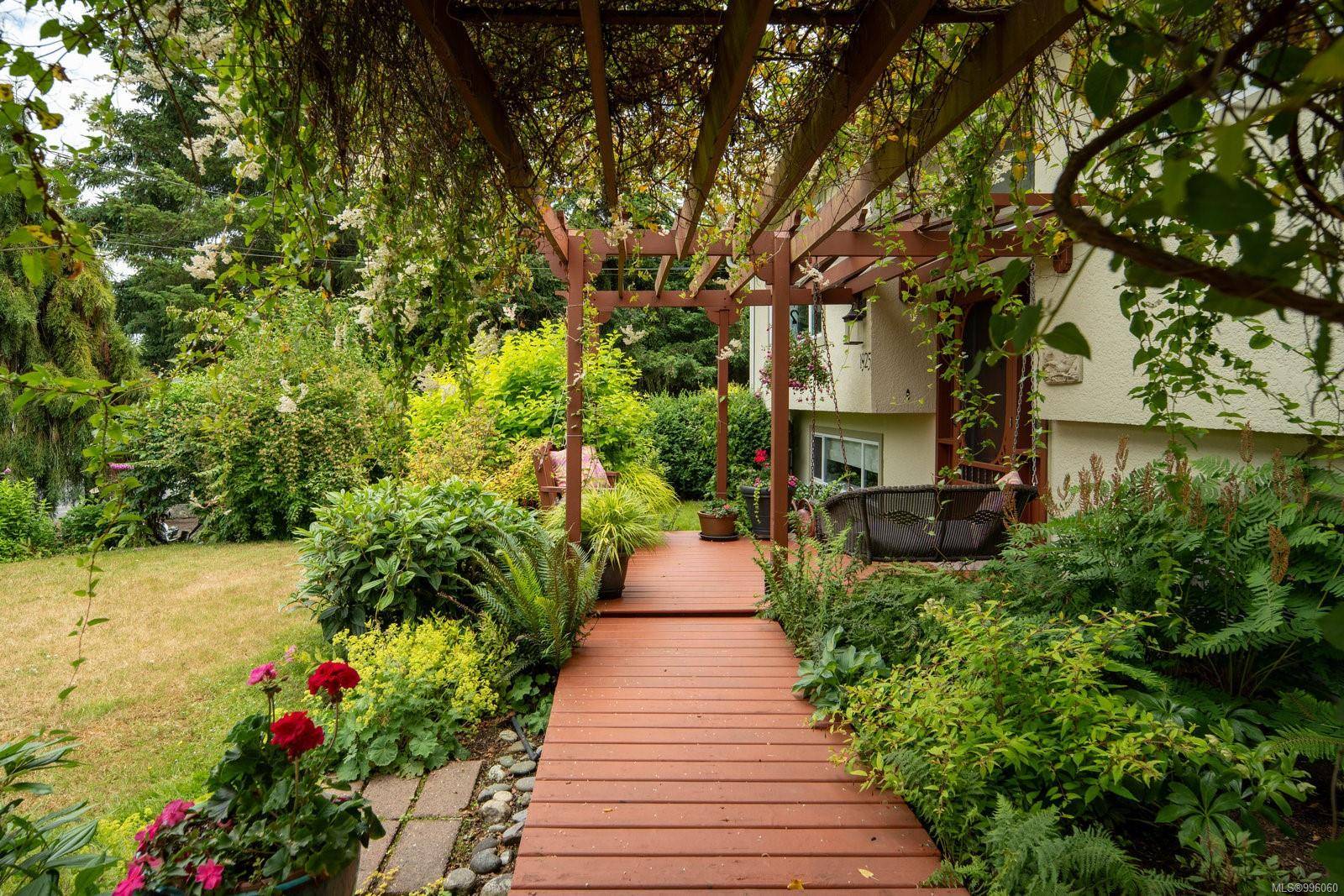 Central Saanich, BC V8M 1V8,1925 Hovey Rd