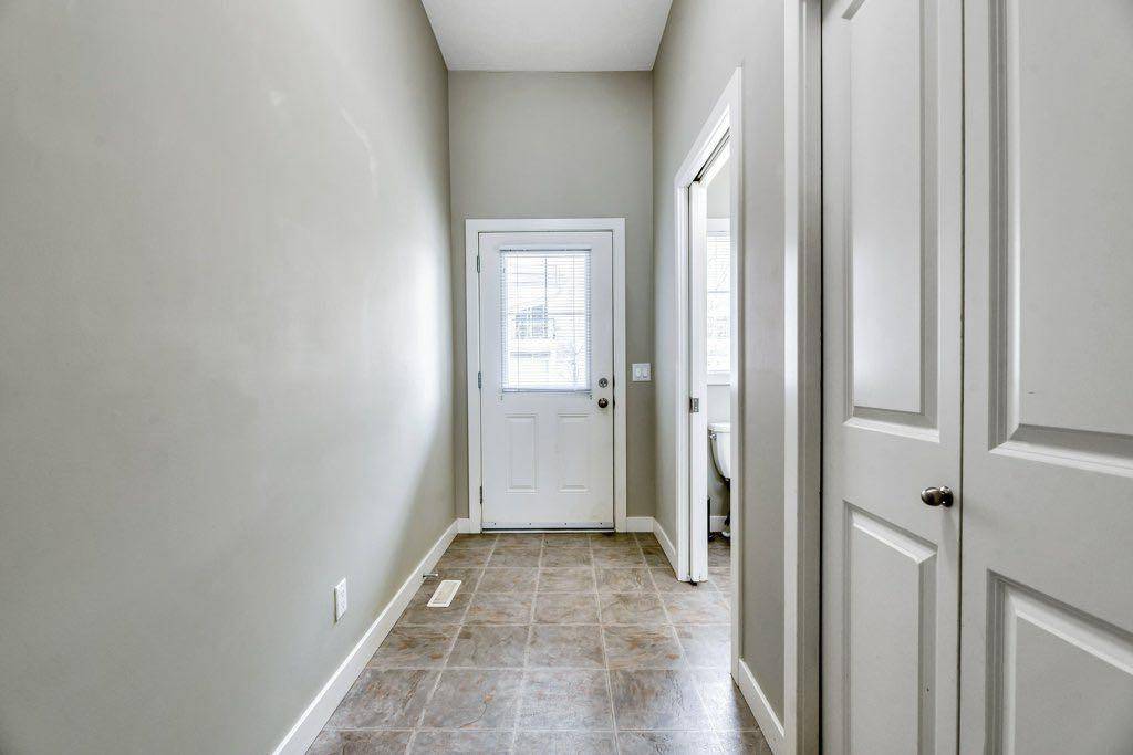 Chestermere, AB T1X 0P6,300 Marina DR #132