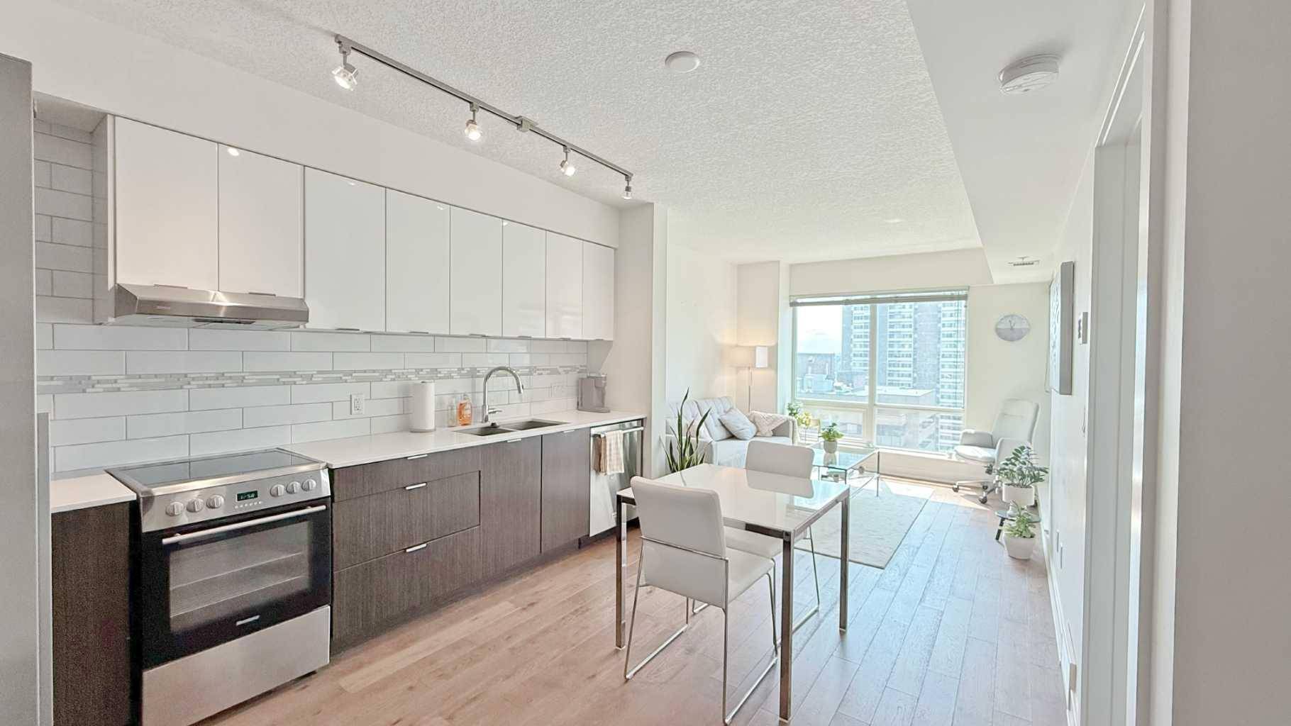 Calgary, AB T2P 1J3,930 6 AVE SW #1909