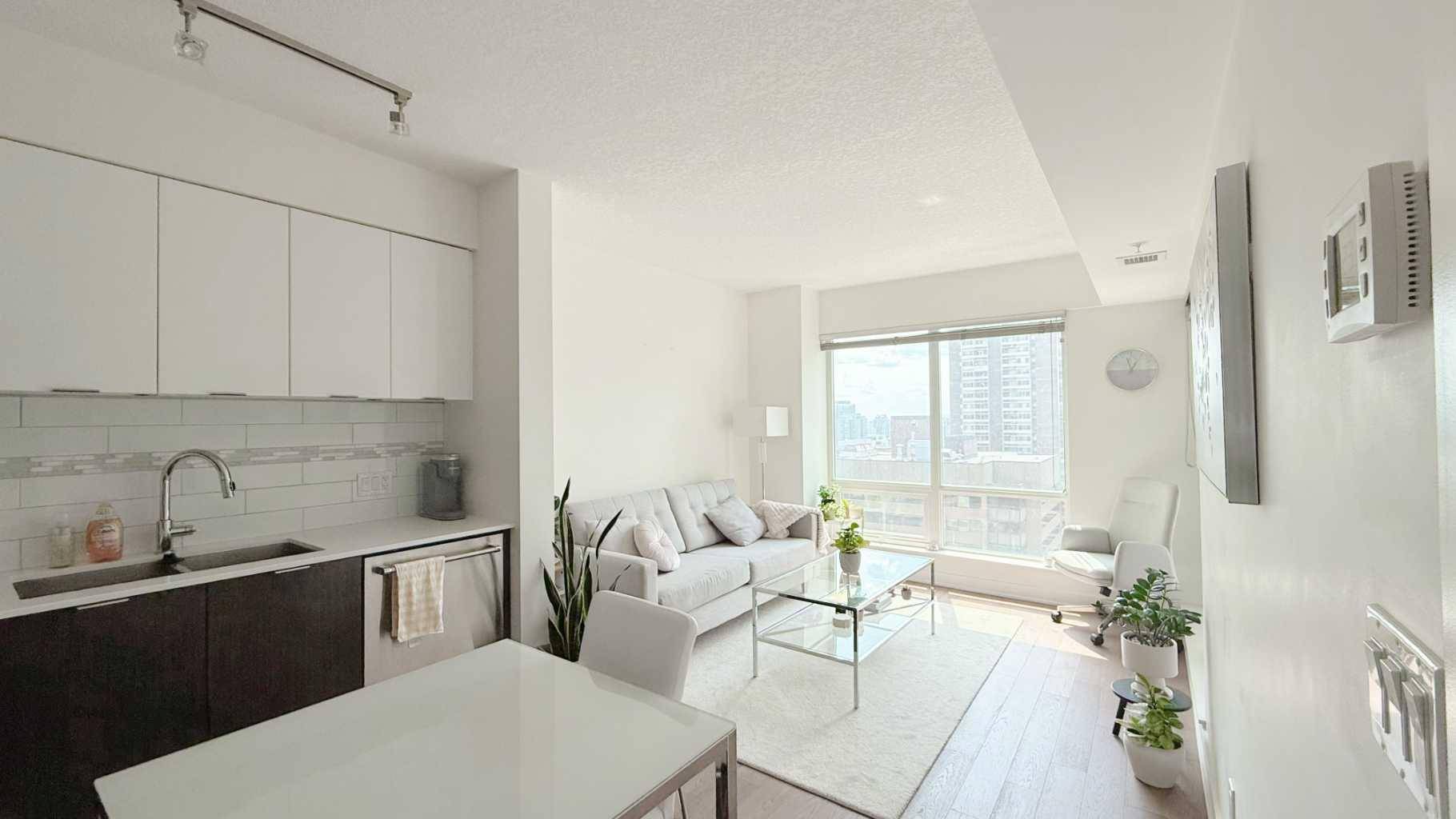 Calgary, AB T2P 1J3,930 6 AVE SW #1909