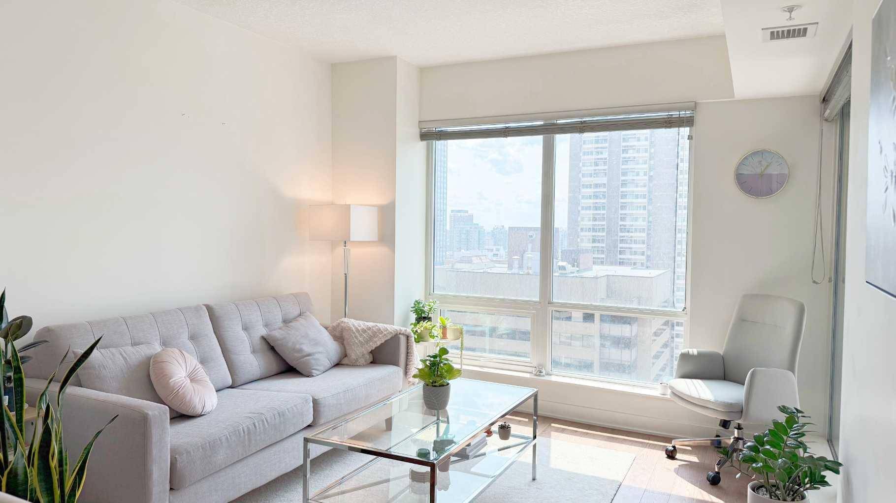 Calgary, AB T2P 1J3,930 6 AVE SW #1909