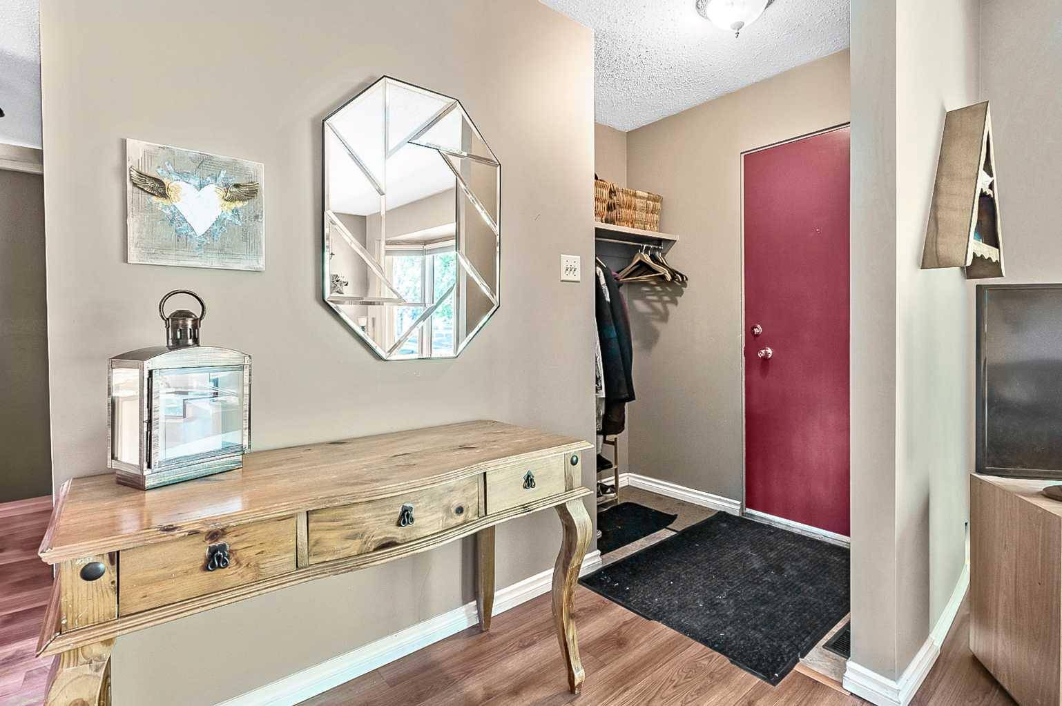 Calgary, AB T3E6B1,2628 Lionel CRES Southwest