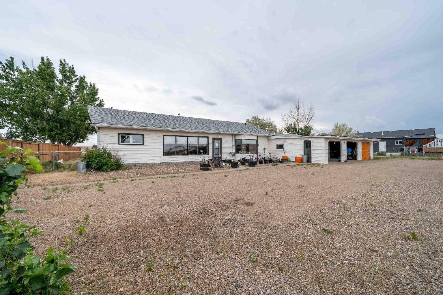 614 3 AVE, Dunmore, AB T1B 0J9