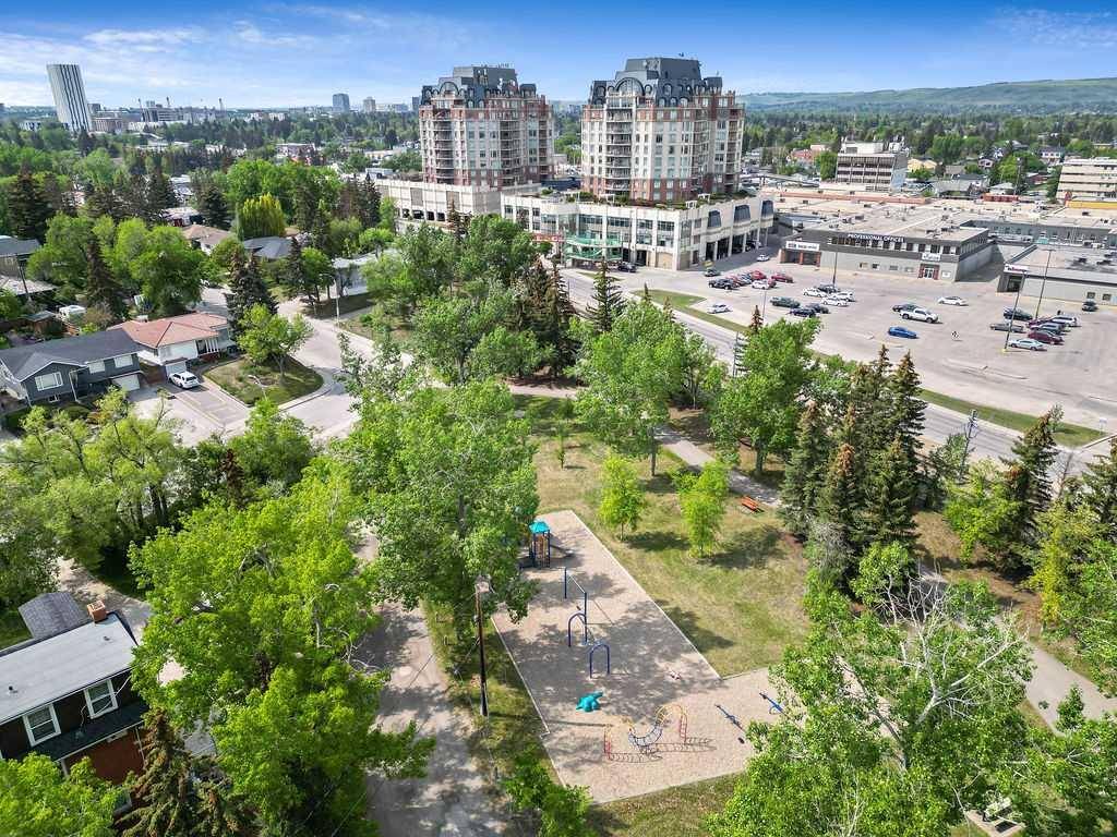 Calgary, AB T2N 4Y7,1718 14 AVE NW #703