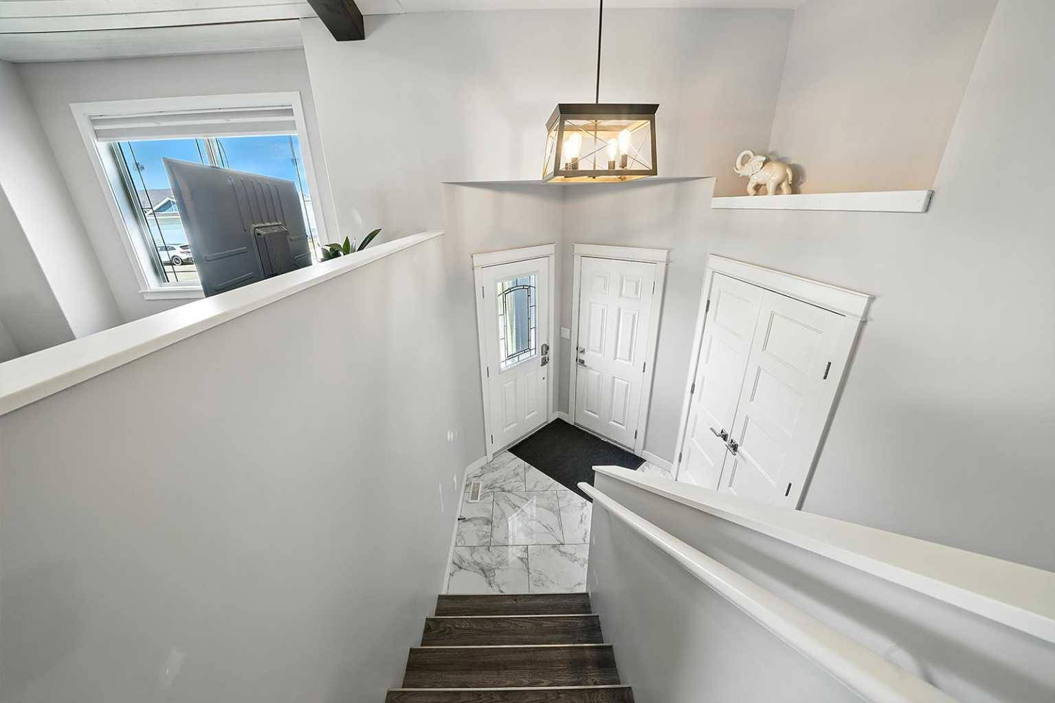 Lacombe, AB T4L 0A6,5 Mackenzie AVE