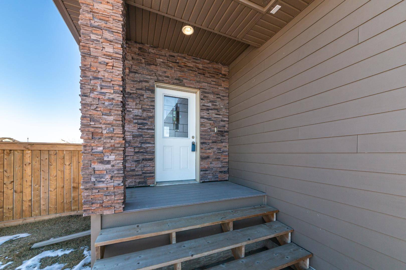 Lloydminster, AB T9V 3L8,2715 73 AVE #15