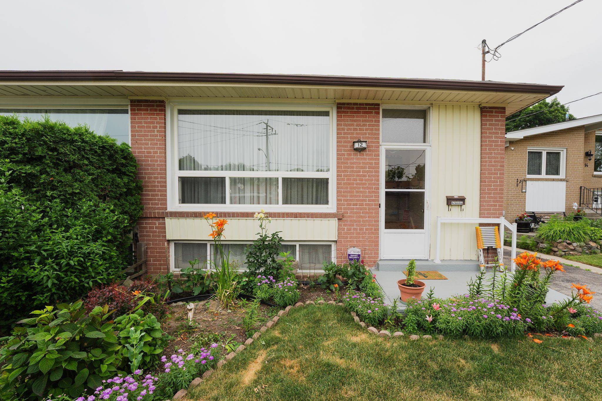 Toronto C13, ON M3A 2C6,12 Roywood DR
