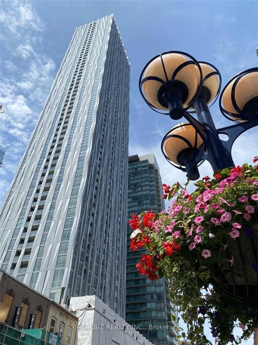1 Yorkville AVE #2204, Toronto C02, ON M4W 0B1