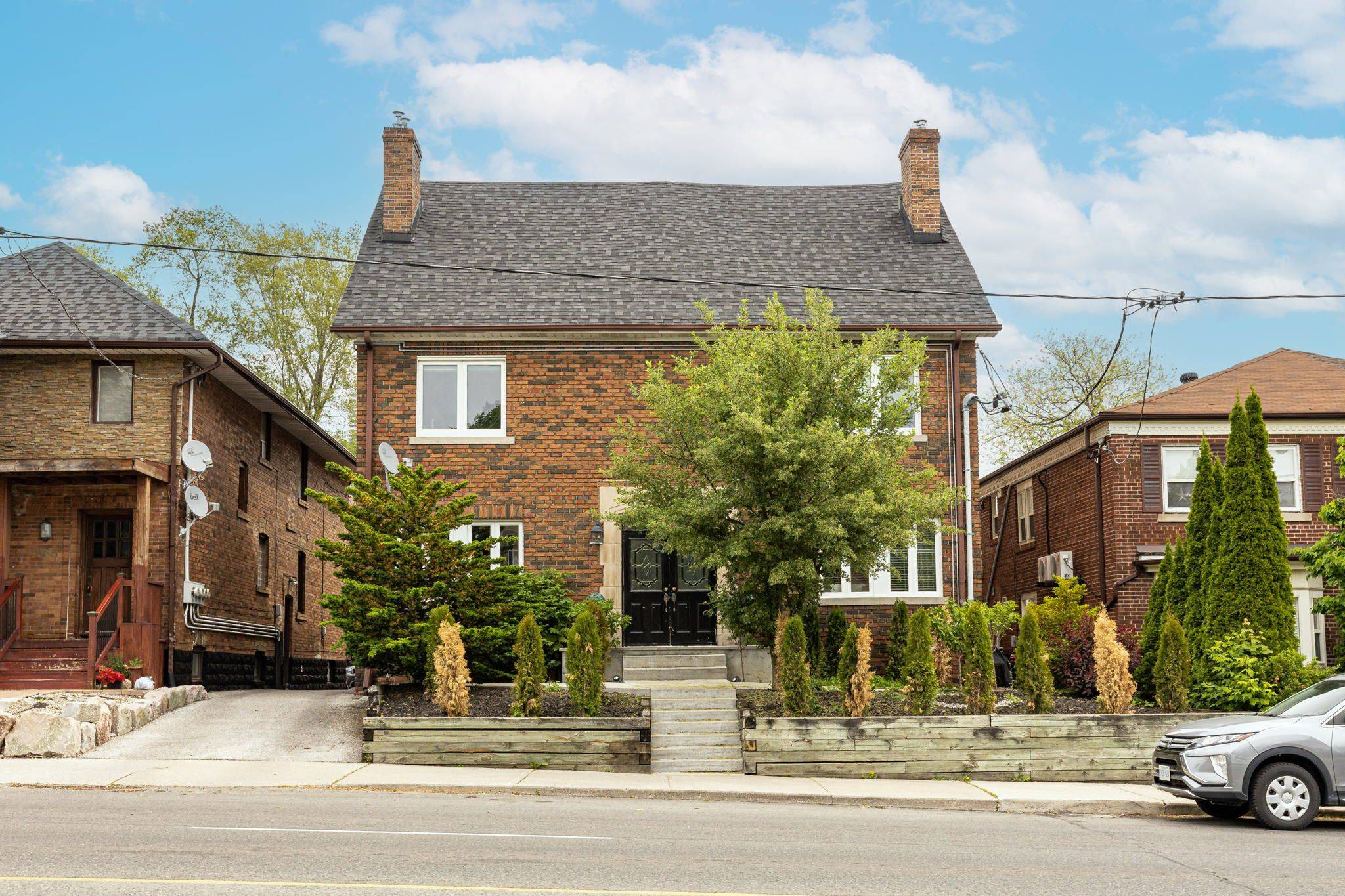 963 Avenue RD #2, Toronto C03, ON M5P 2K9