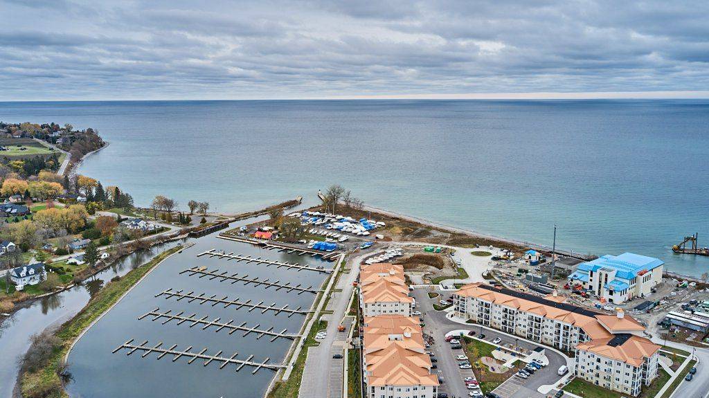 Clarington, ON L1B 0V7,70 Shipway AVE #405