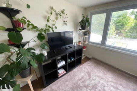 93 Glebemount AVE #Upper, Toronto E03, ON M4C 3R7