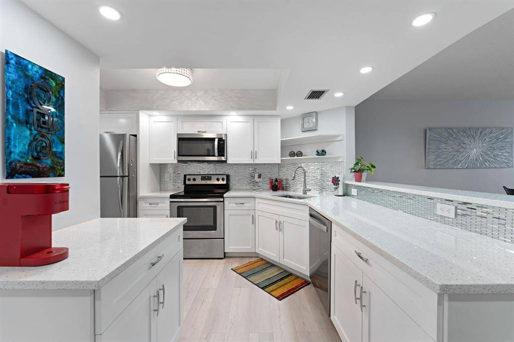615 N Riverside Dr #502, Pompano Beach, FL 33062