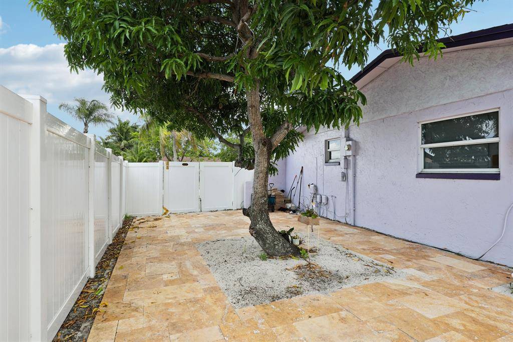 Plantation, FL 33317,6161 SW 15th St