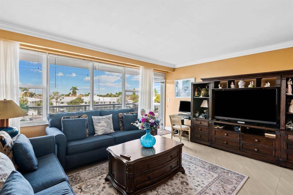 3300 NE 36th St #302, Fort Lauderdale, FL 33308