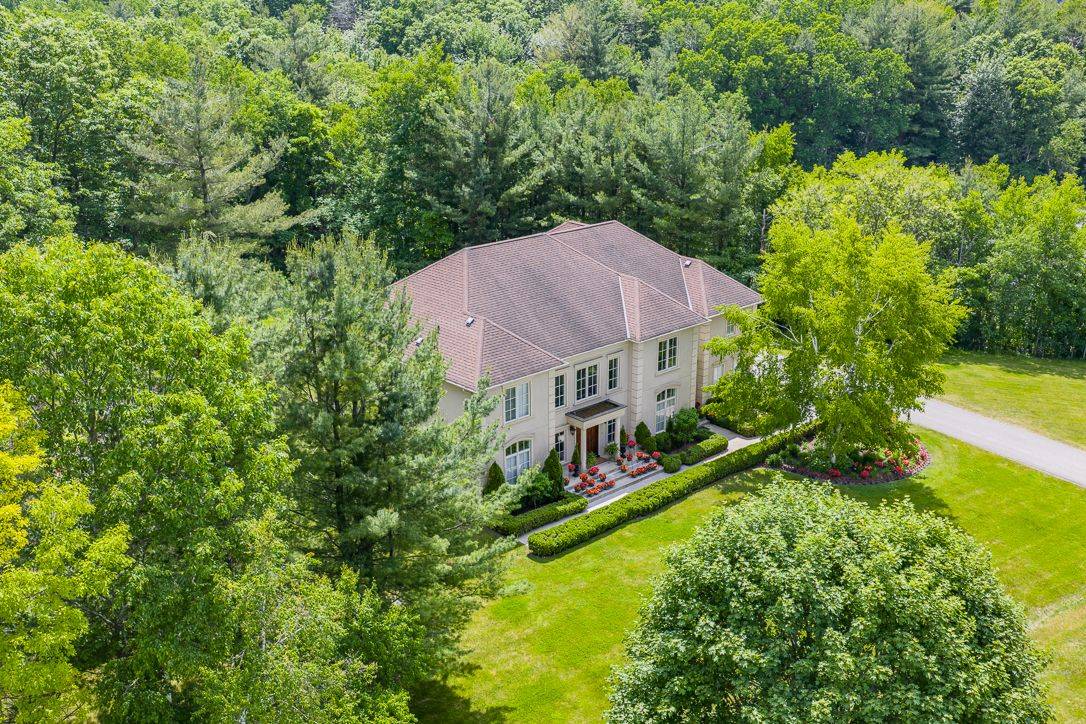 65 Kingswood DR, King, ON L7B 1K8