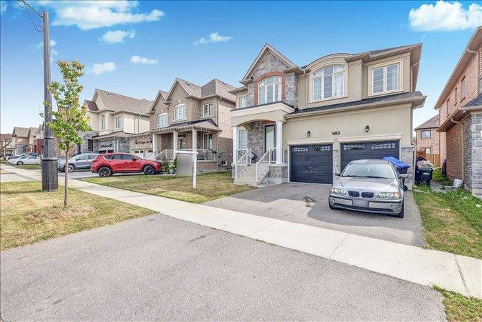 Bradford West Gwillimbury, ON L3Z 4K9,983 Langford BLVD