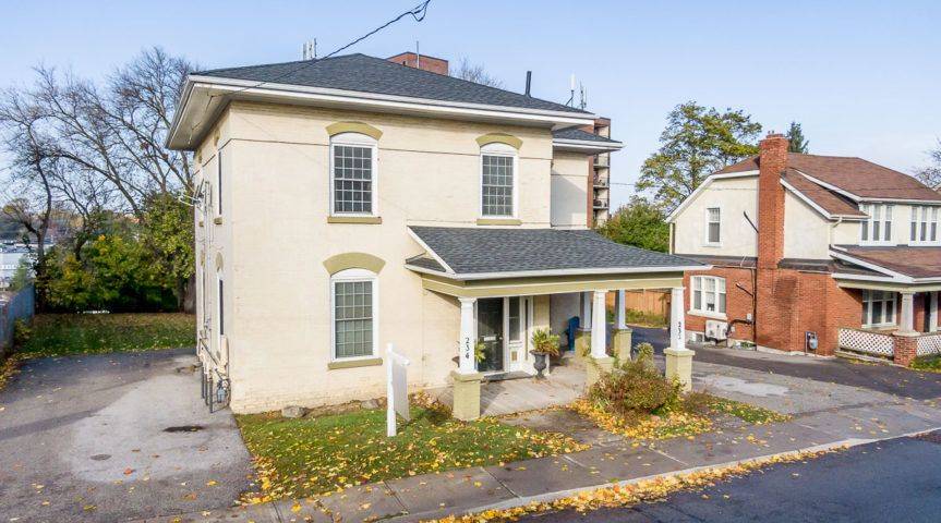 232 Prospect ST #Upper, Newmarket, ON L3Y 3T9