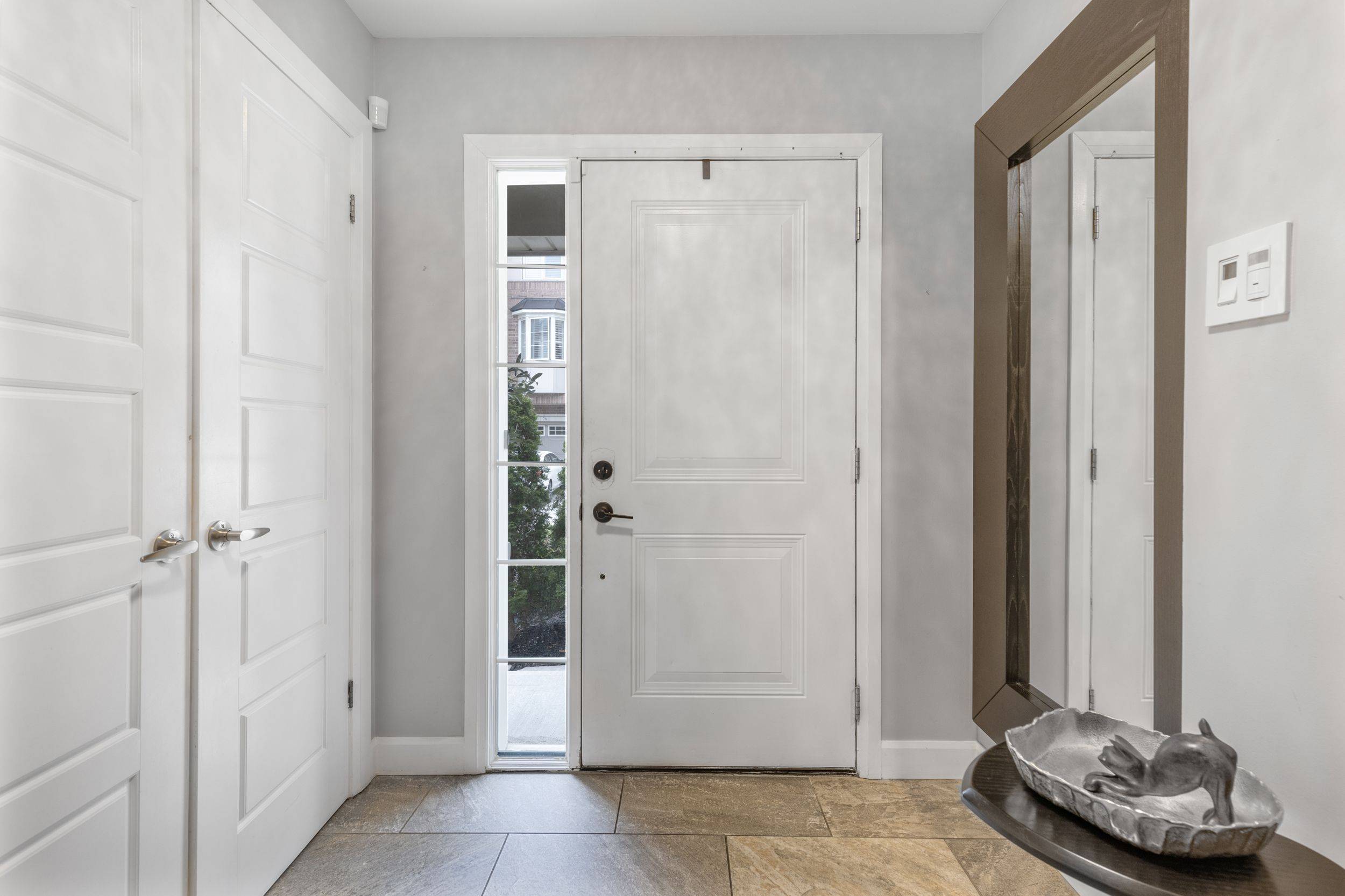Milton, ON L9T 8M7,165 Hampshire WAY #107
