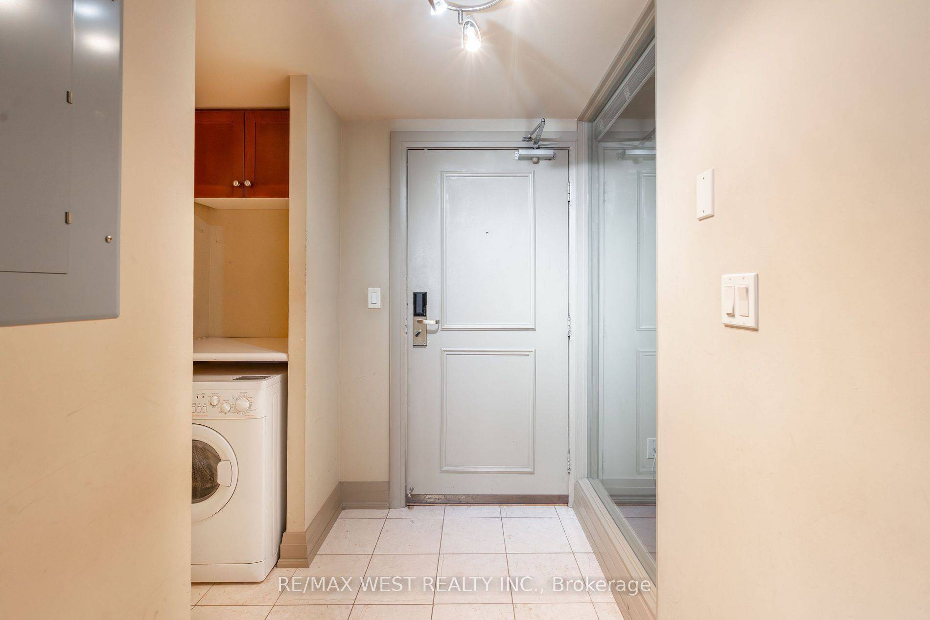 Toronto W05, ON M3M 2E9,2737 Keele ST #629