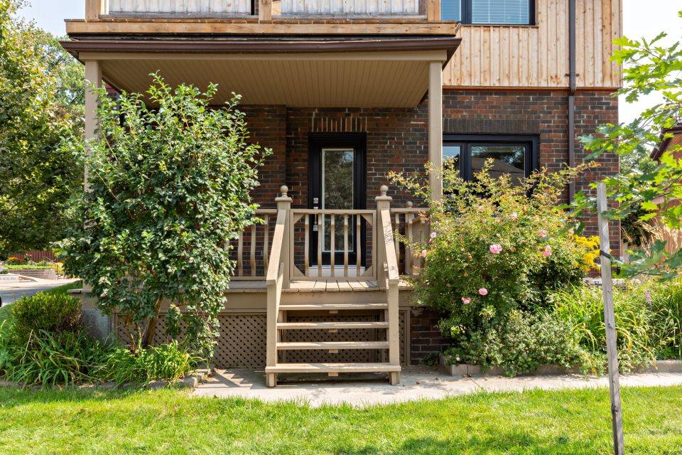 Toronto W02, ON M6P 3H5,19 Elora RD #Main