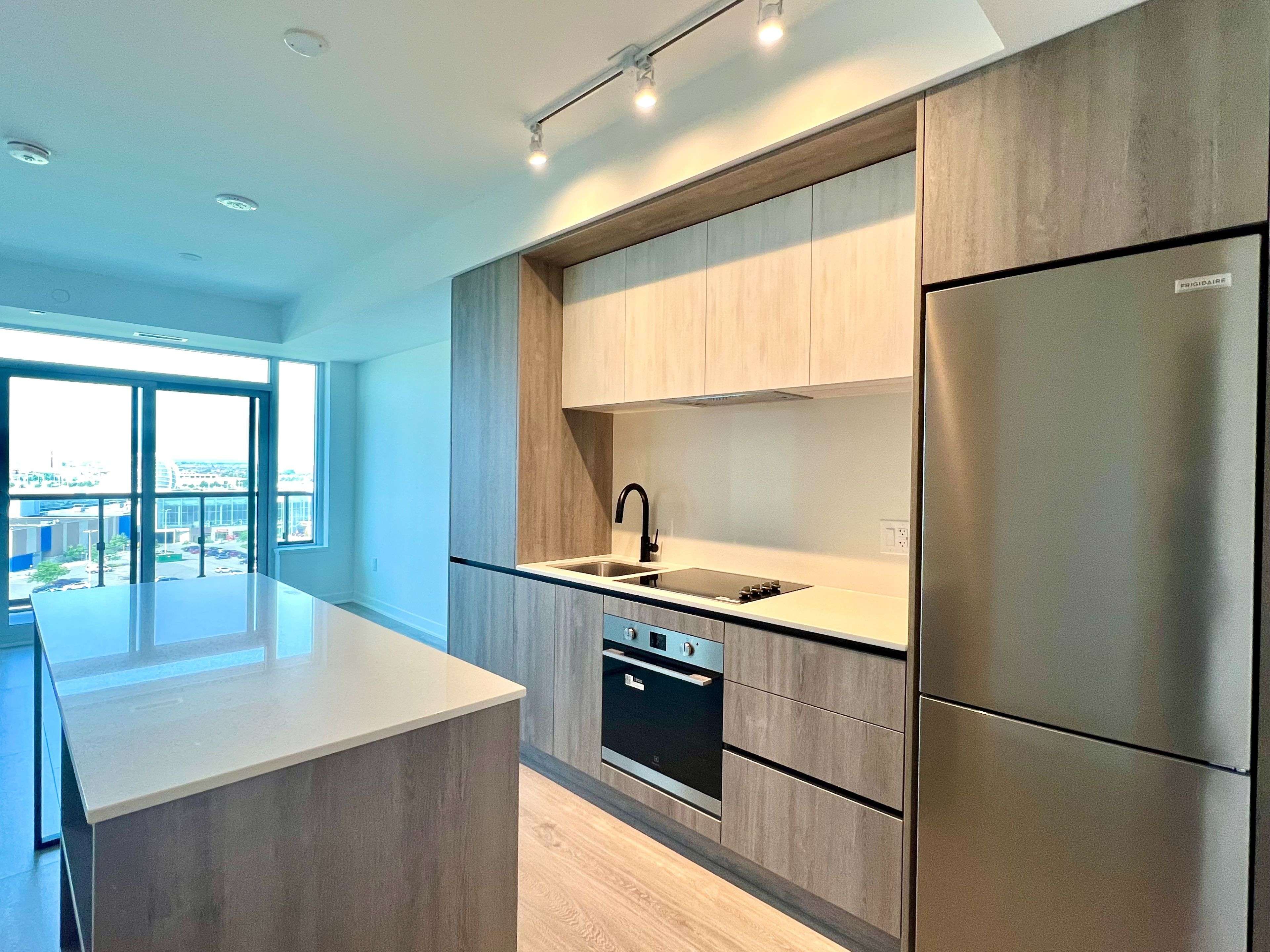 Mississauga, ON L5M 2T2,2495 Eglinton AVE #1205