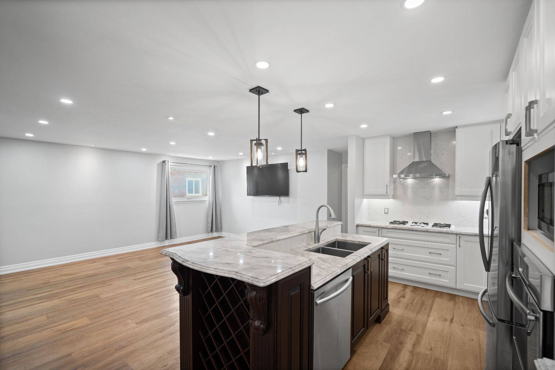 Halton Hills, ON L7J 1V6,168 Tidey AVE