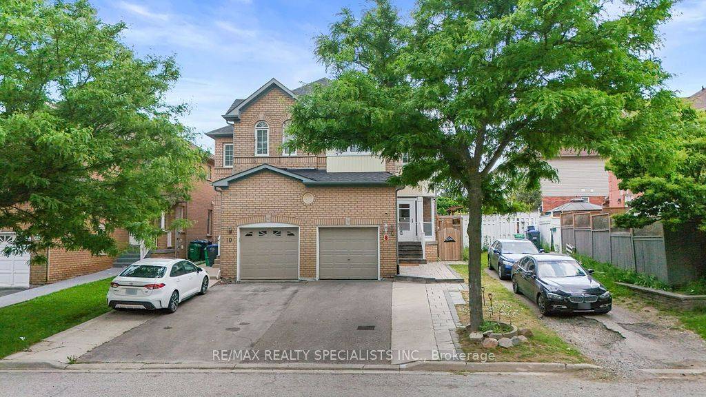 Brampton, ON L6R 1X7,8 Coachwhip RD