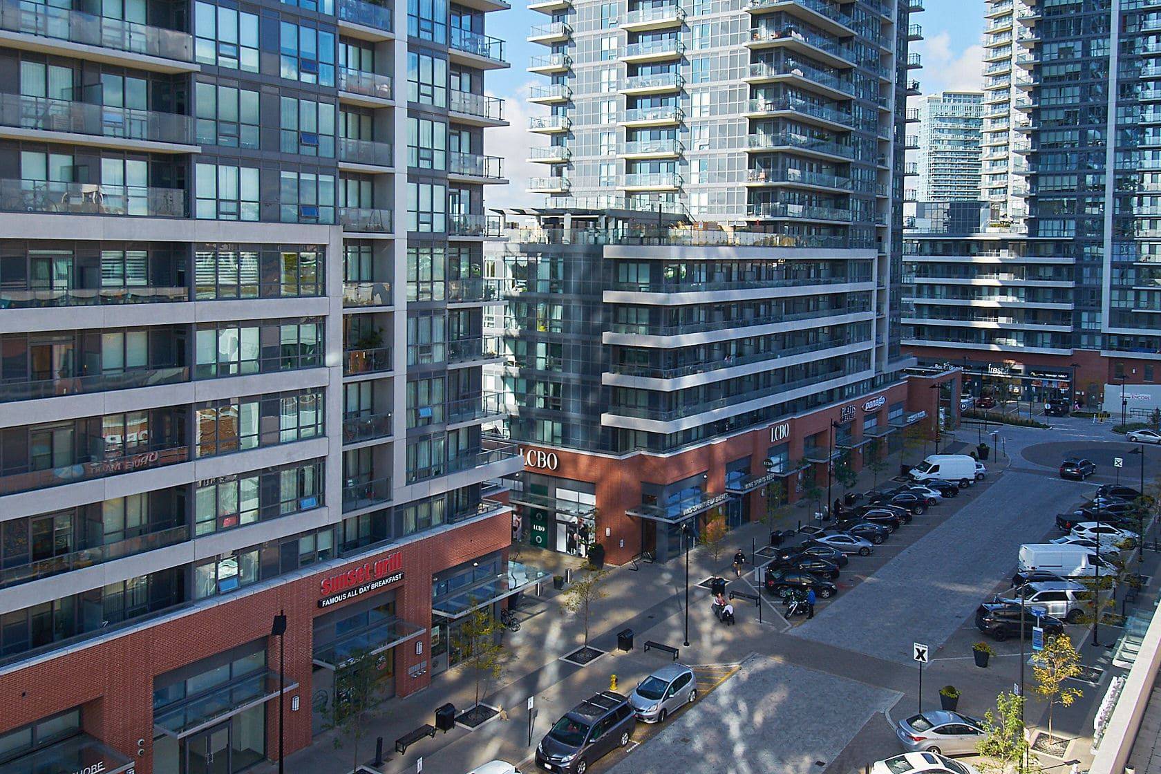 Toronto W06, ON M8V 1A4,2200 lakeshore BLVD #1601