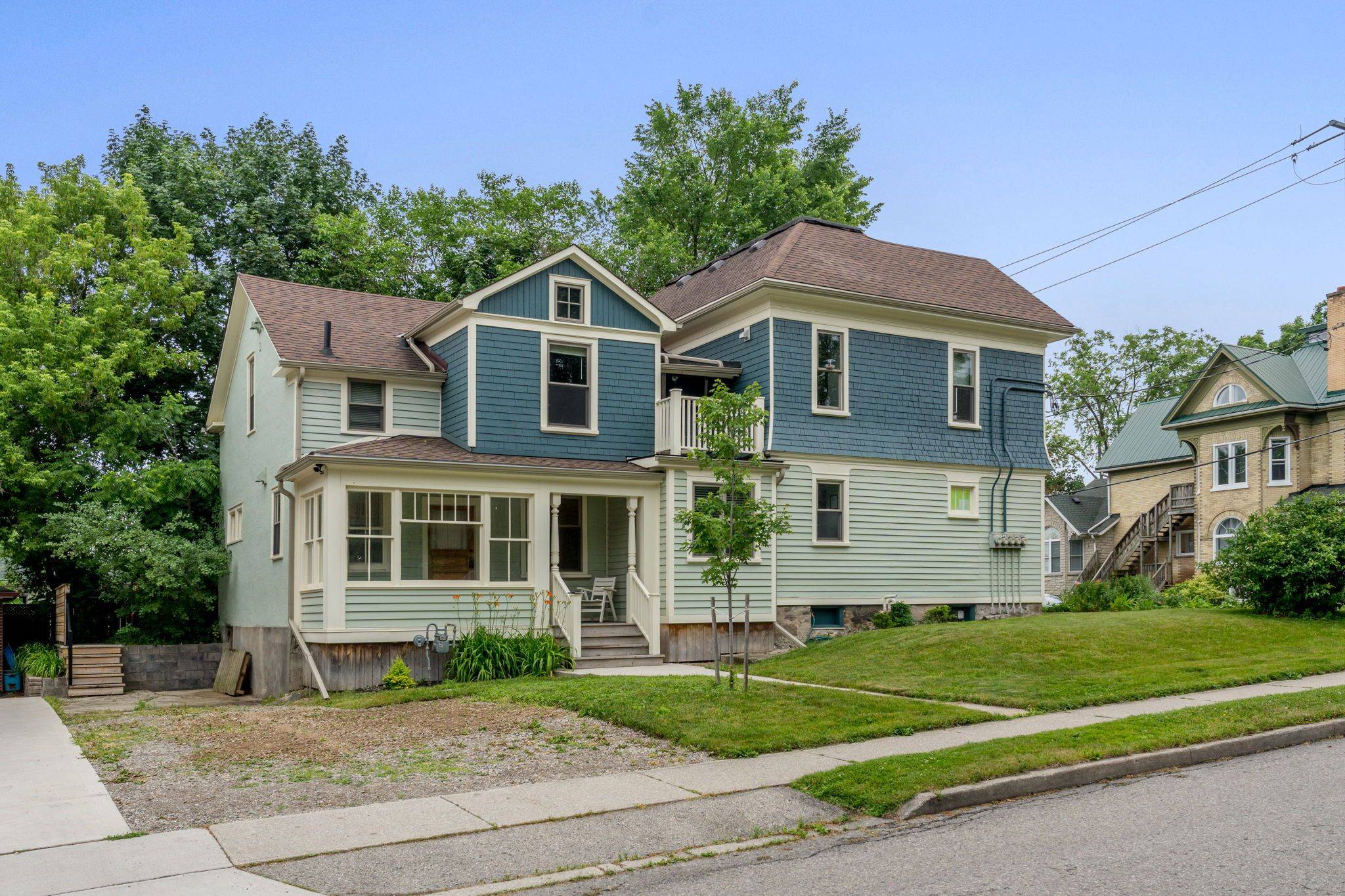 Waterloo, ON N2L 2Y8,14 Young ST W