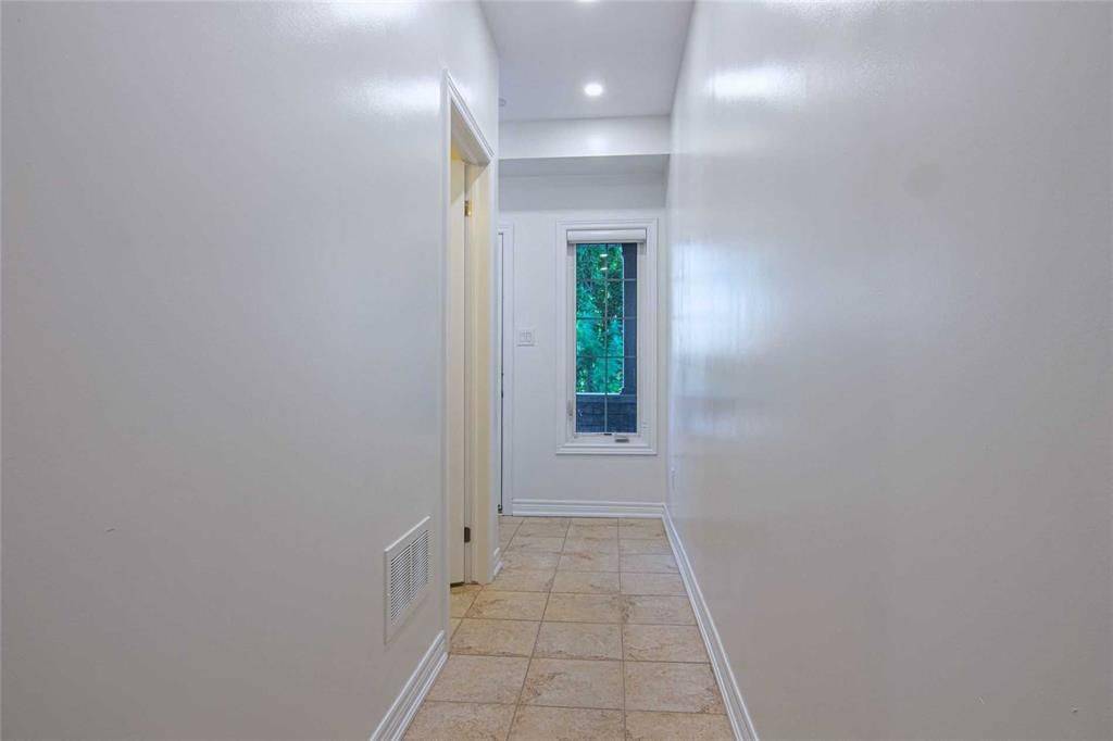 Hamilton, ON L0R 1H1,257 Parkside DR #38