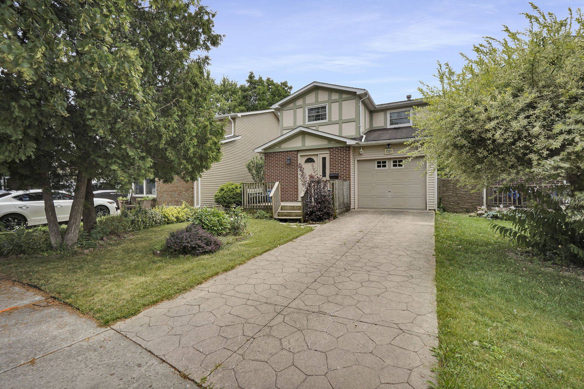 42 Olympic CRES, London North, ON N6G 3P6