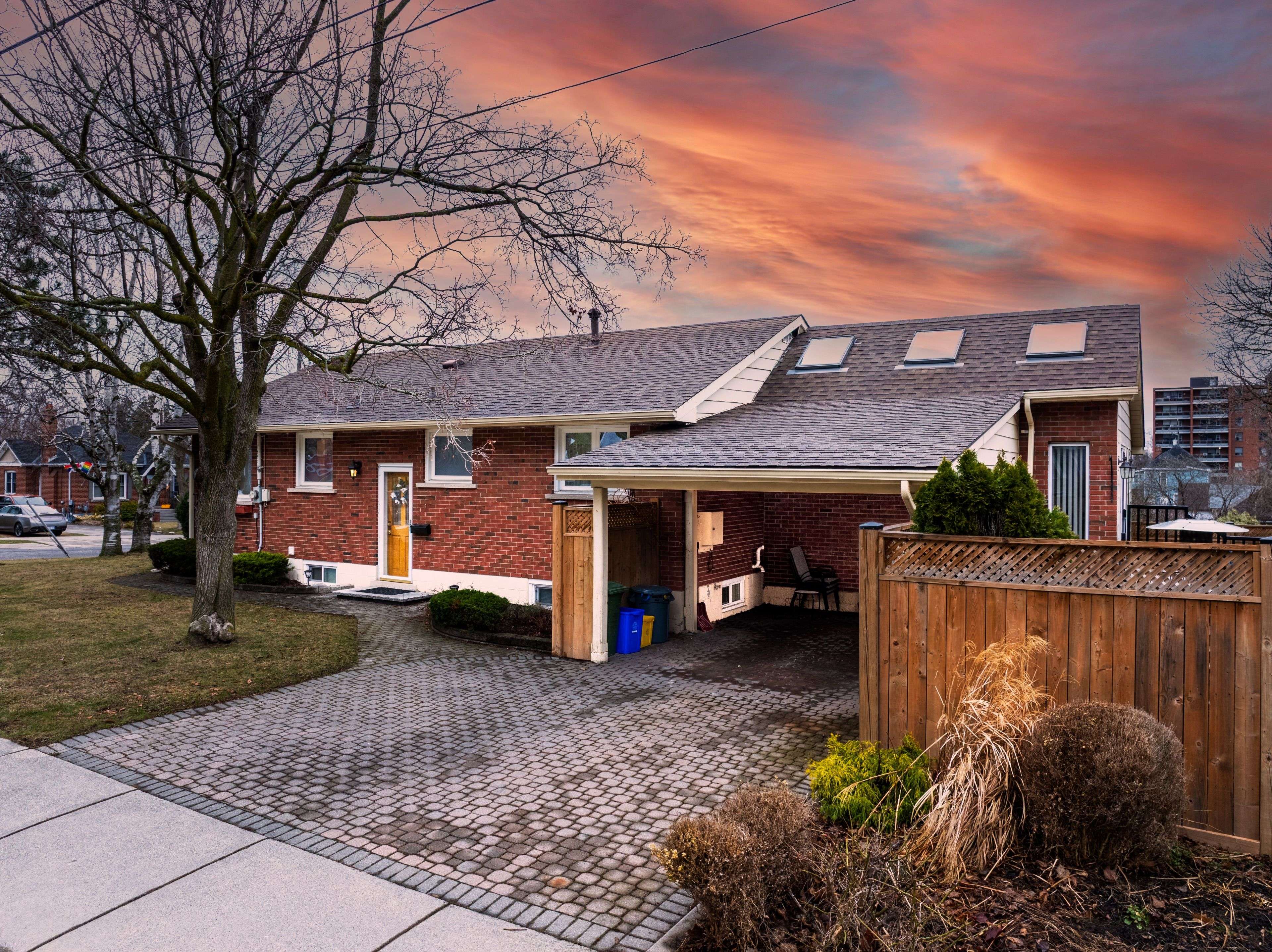 17 Wardrope AVE, Hamilton, ON L8G 1R9