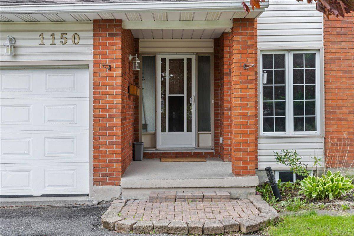 Orleans - Convent Glen And Area, ON K1C 2B5,1150 Ste Agathe PARK