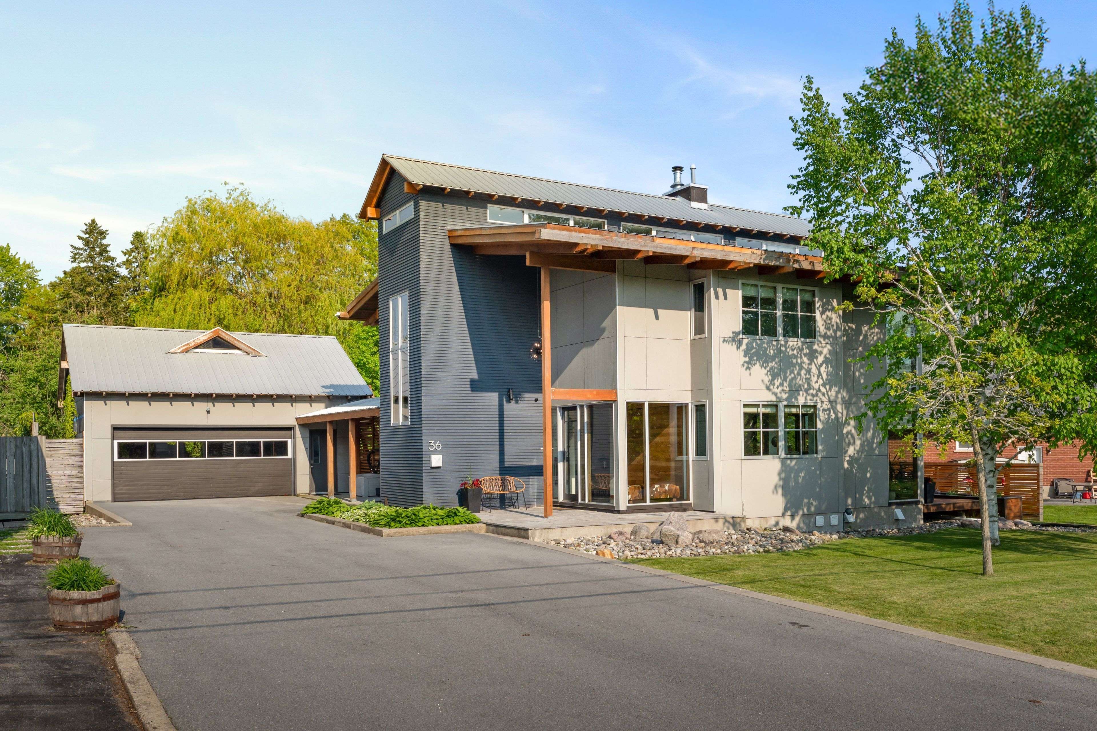 36 Bishop ST, Kingston, ON K7M 3P4