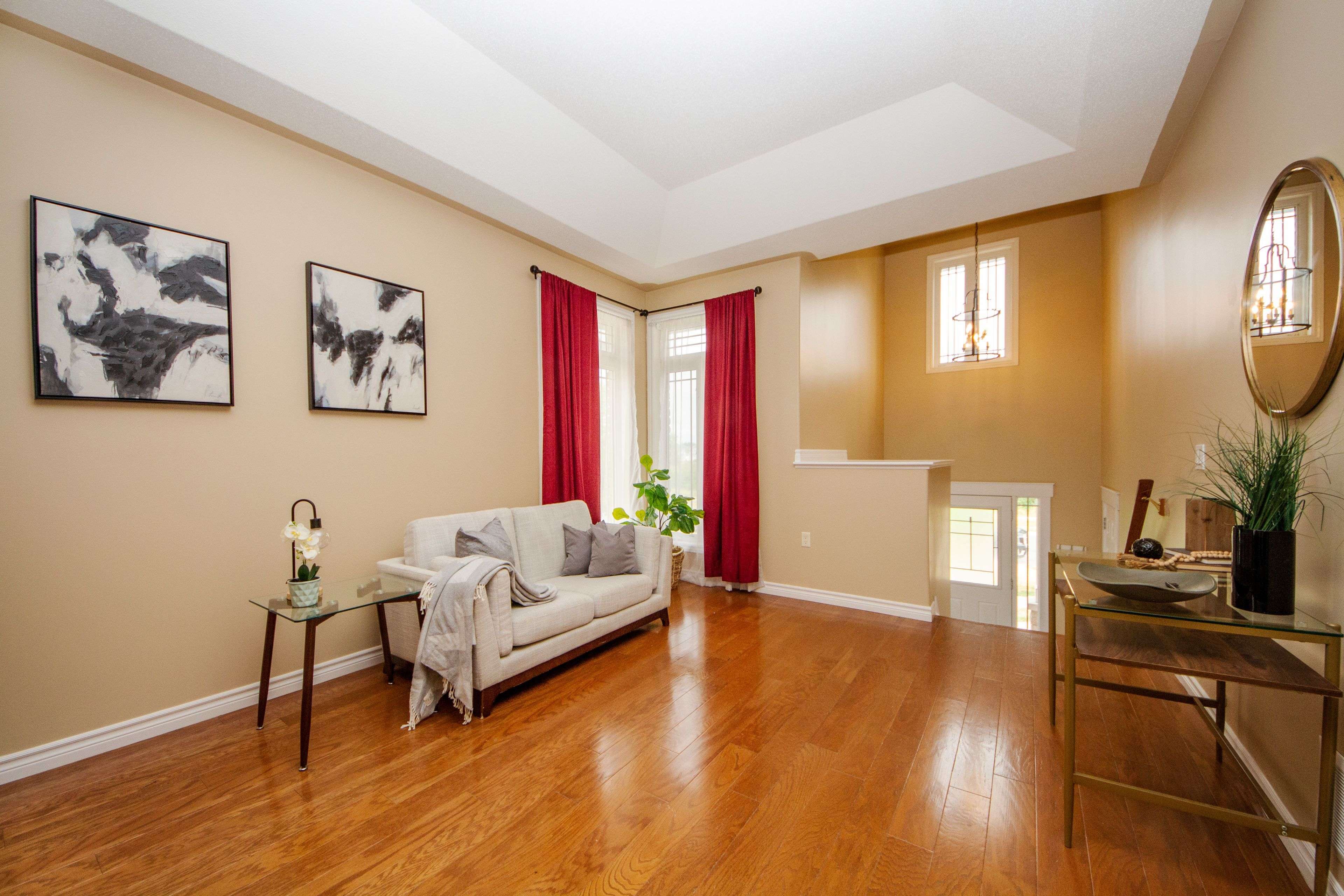 Peterborough West, ON K9K 2T2,1568 Ireland DR