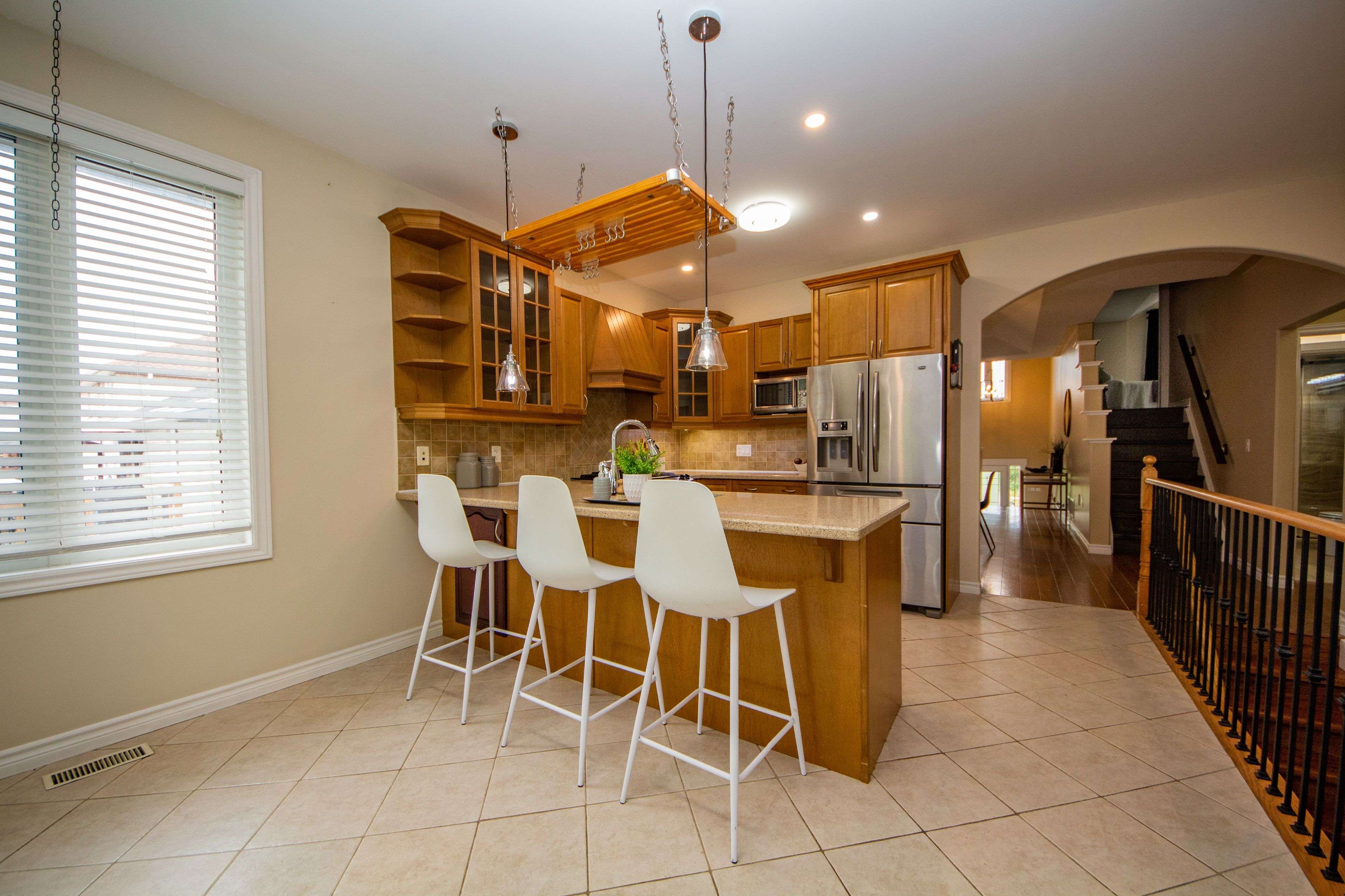 Peterborough West, ON K9K 2T2,1568 Ireland DR